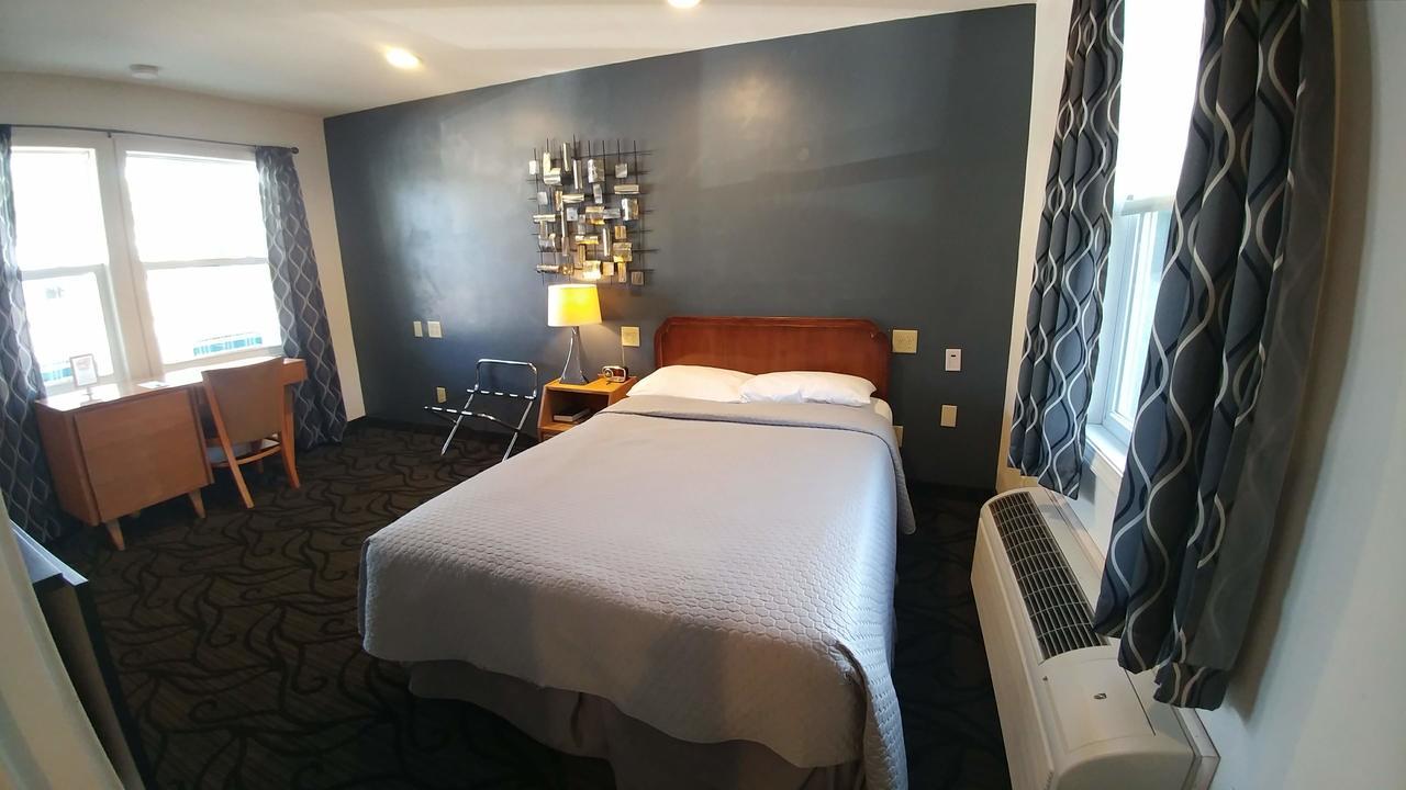 Motel 57 Стърджън Бей Екстериор снимка