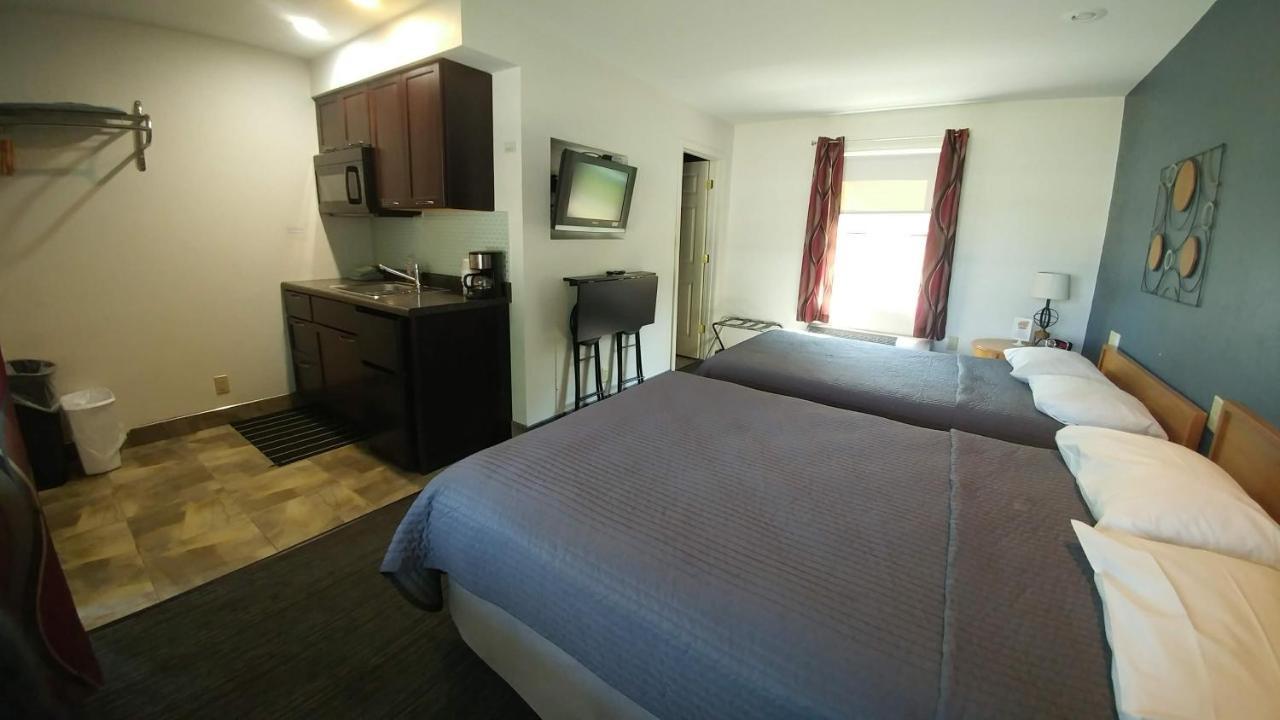 Motel 57 Стърджън Бей Екстериор снимка