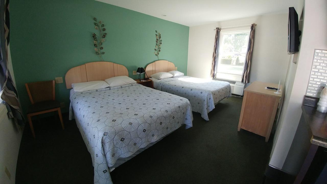 Motel 57 Стърджън Бей Екстериор снимка